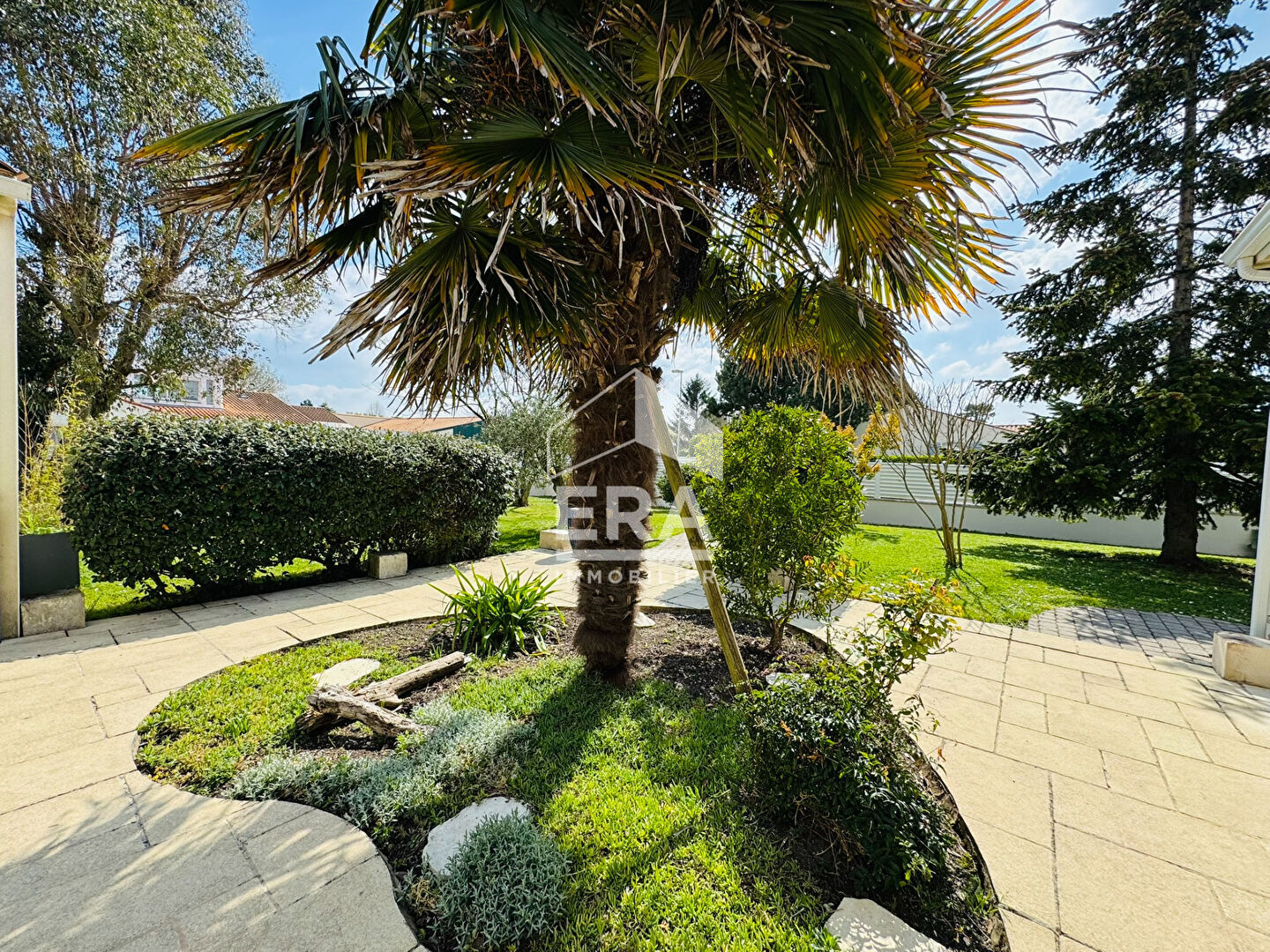 Photo PROCHE ROYAN - RARE -MÉDIS CENTRE - AU CALME image 2/6