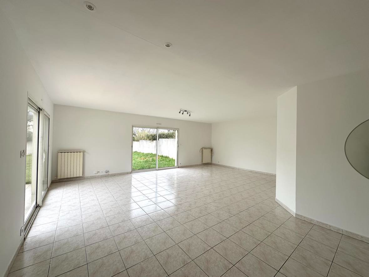 Photo MAISON DE PLAIN PIED 4 CHAMBRES JARDIN image 3/6