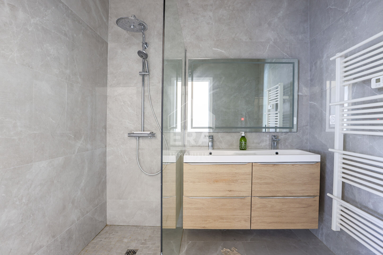 Photo Maison récente trois chambres piscine image 3/6