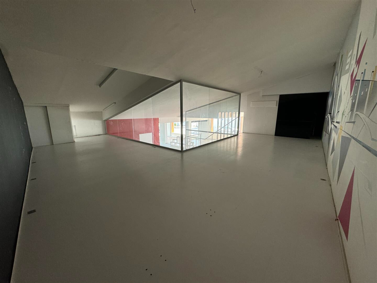 Photo Rare Marché Central - Local commercial à louer - Royan image 3/4