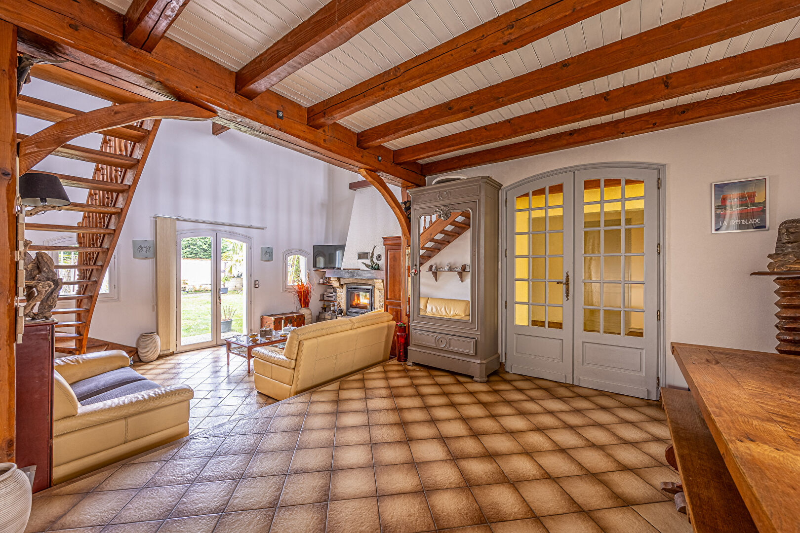 Photo Spacieuse maison familiale de 7 pièces avec terrasse et garage . image 3/6