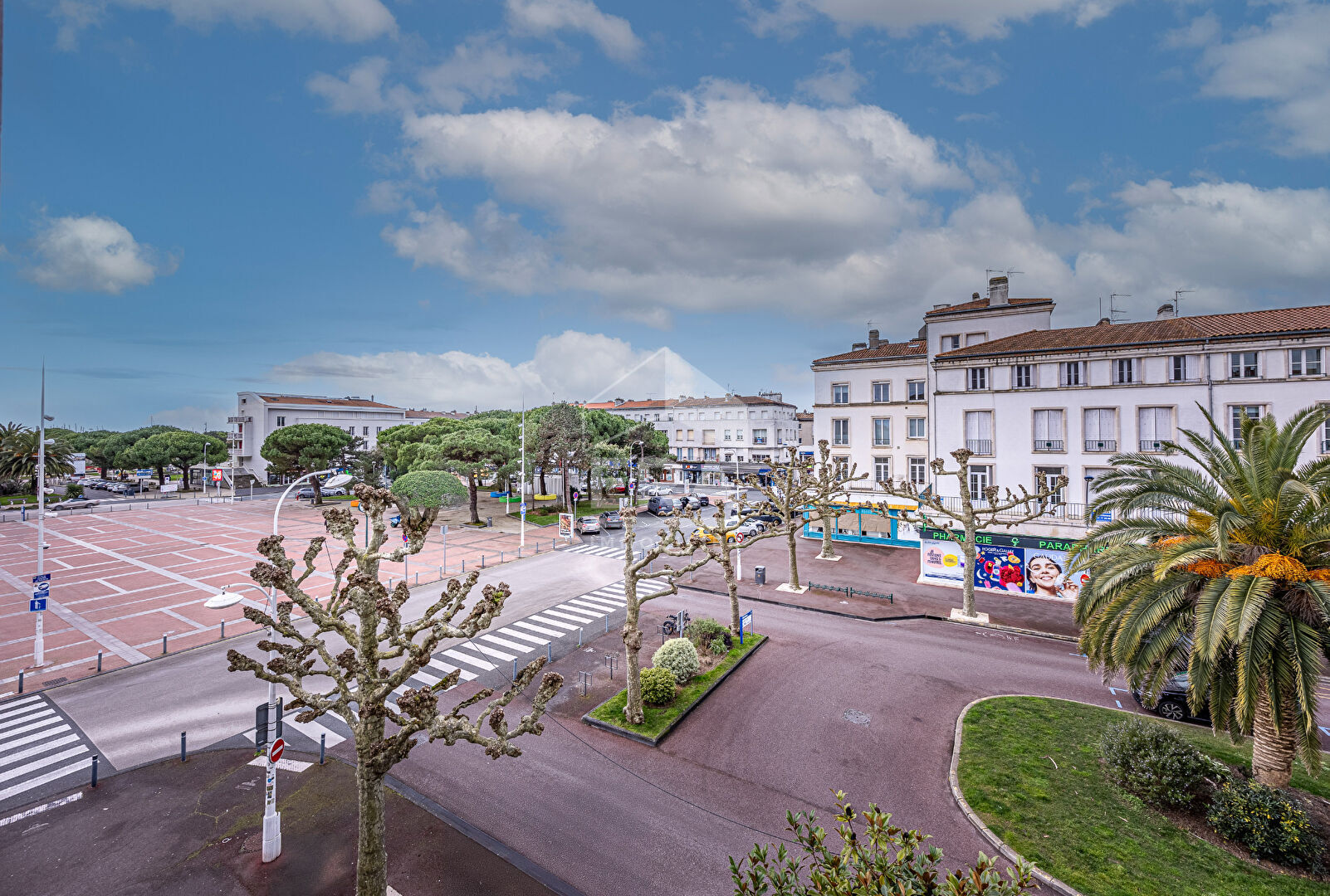 EMPLACEMENT PRIVILEGE - PLEIN CENTRE ROYAN