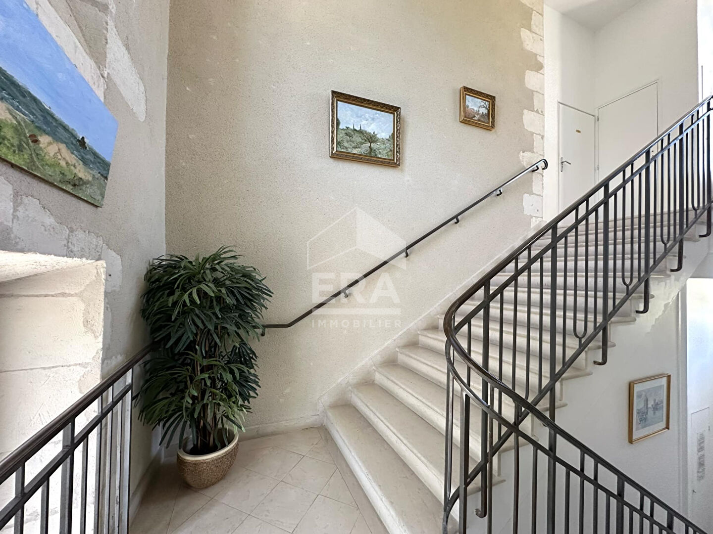 APPARTEMENT LAGORD 2 CHAMBRES 64 M2 SURFACE AU SOL ET JARDIN