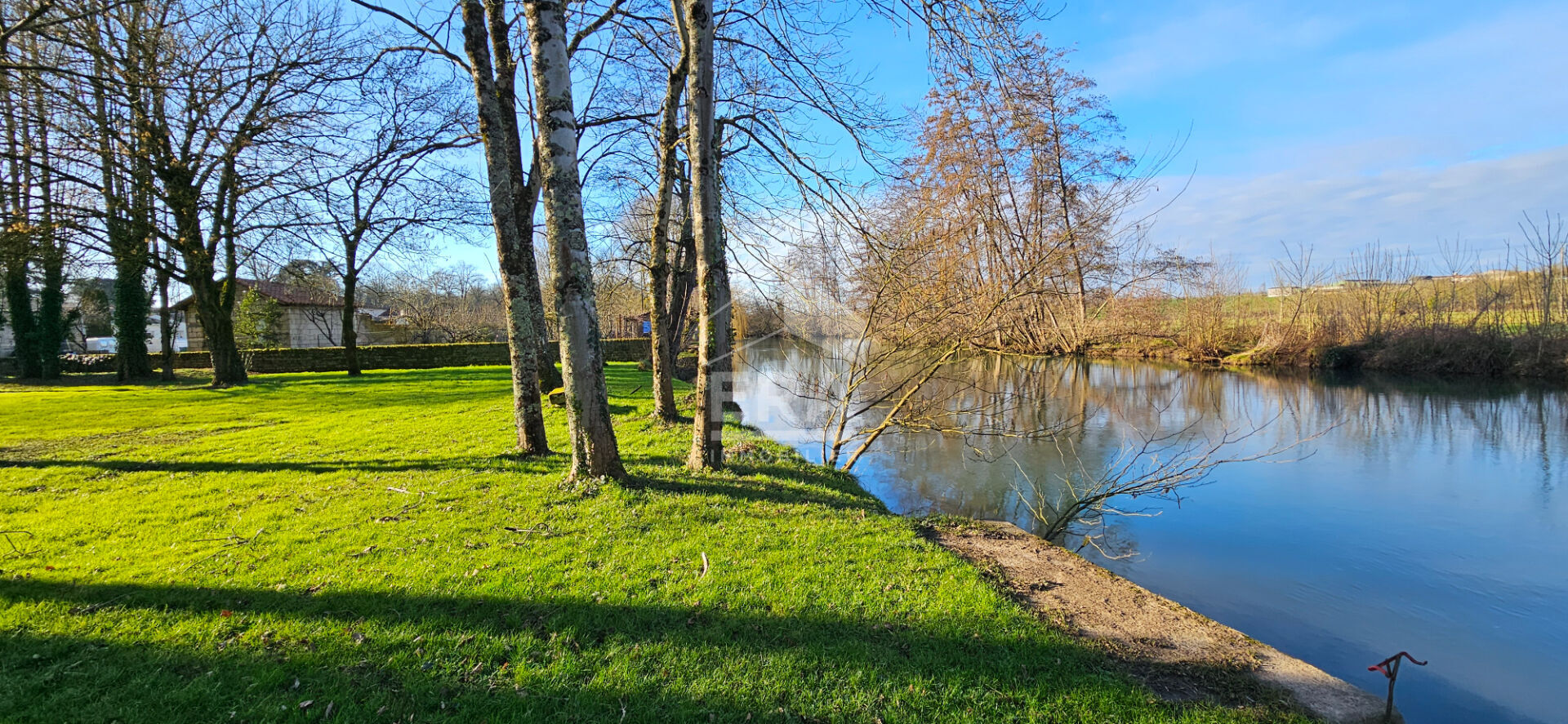 Photo Maison 5 chambres + dépendances image 2/6