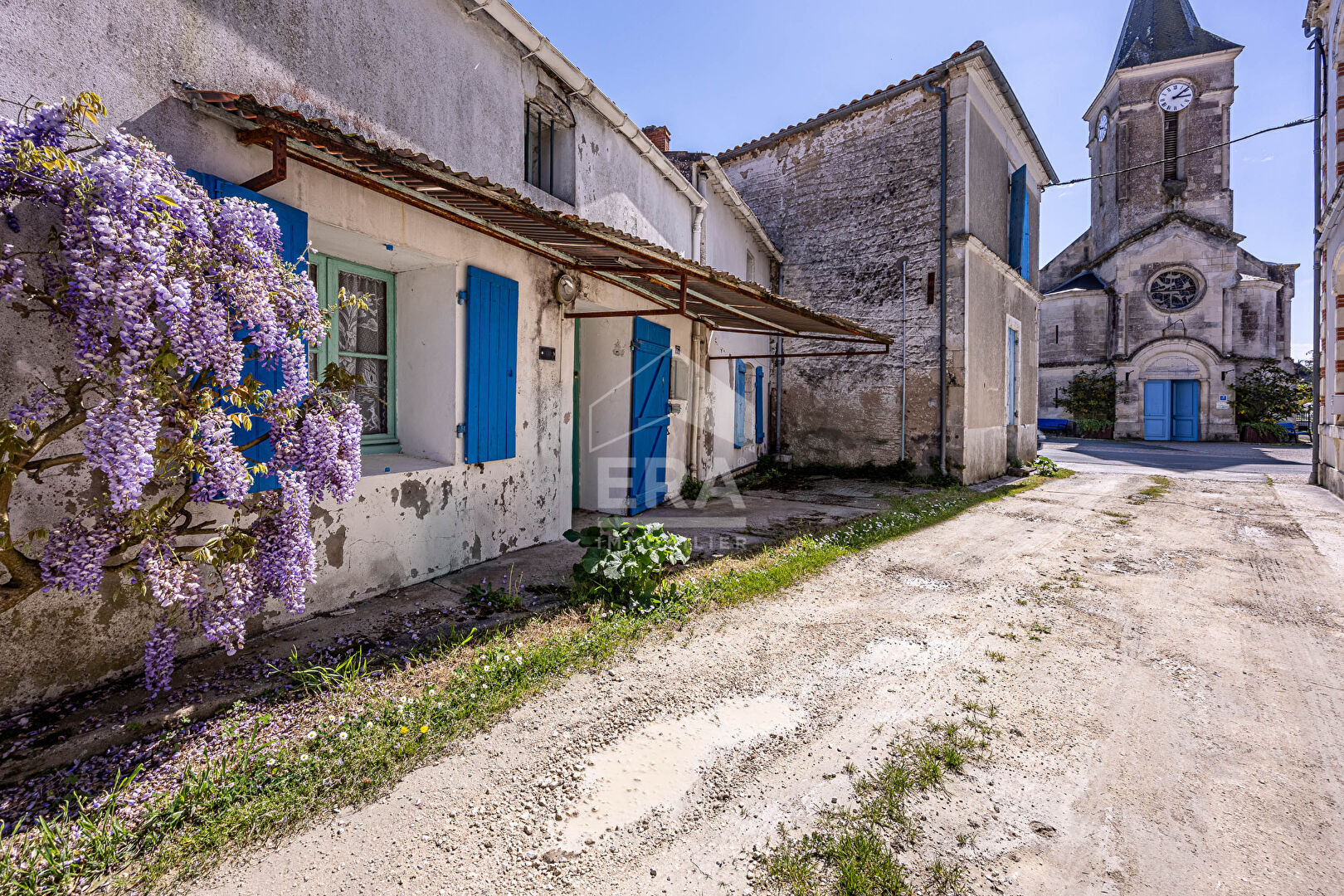 ETAULES - Maison ancienne à rénover - Vaste terrain constructible, coeur de ville