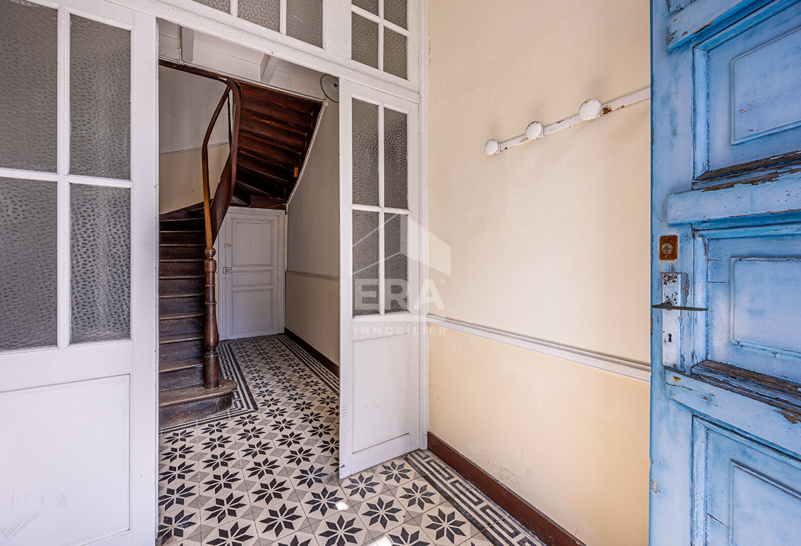 Photo ETAULES - Maison ancienne à rénover - Vaste terrain constructible, coeur de ville image 3/6