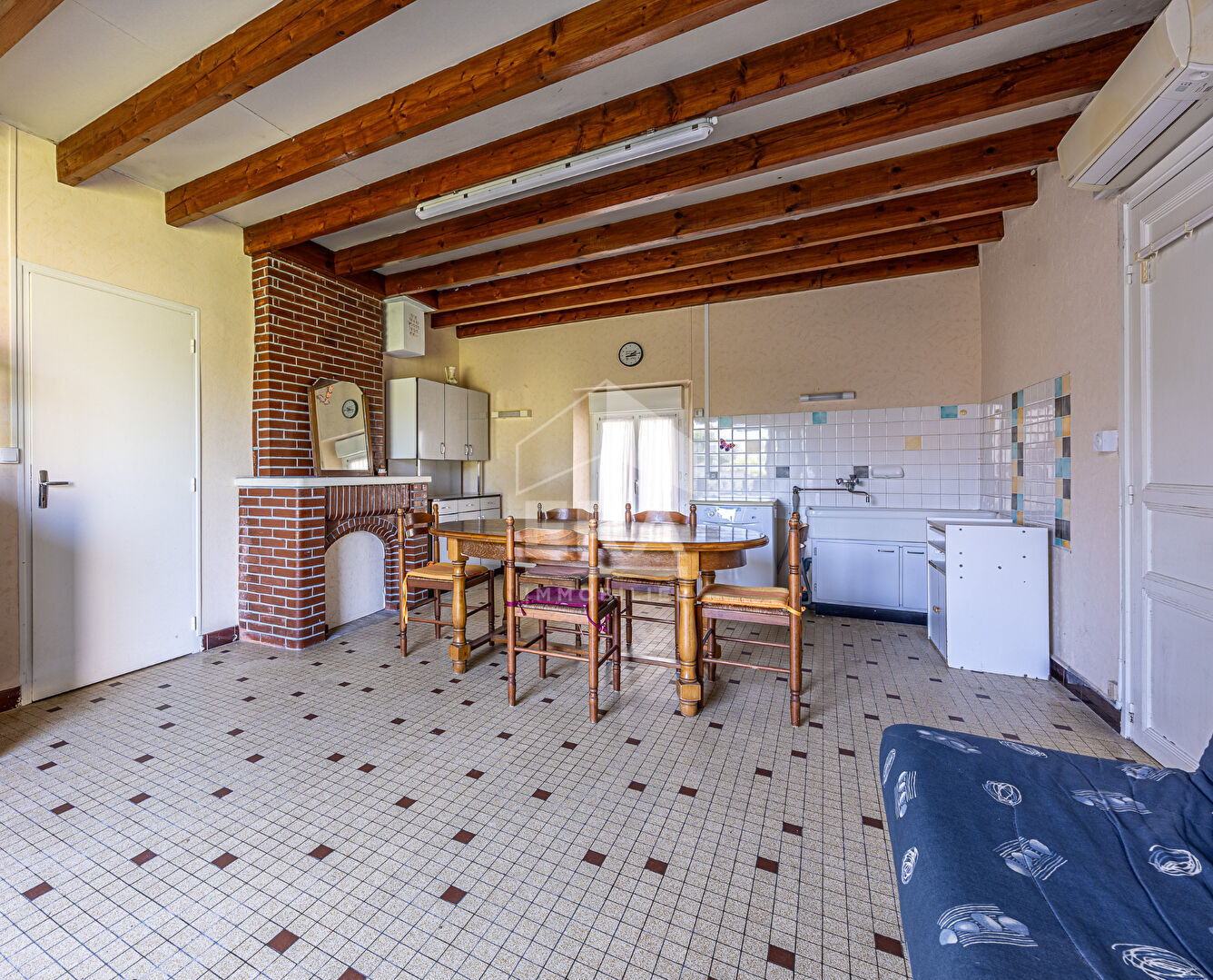 Photo ETAULES - Maison ancienne à rénover - Vaste terrain constructible, coeur de ville image 5/6