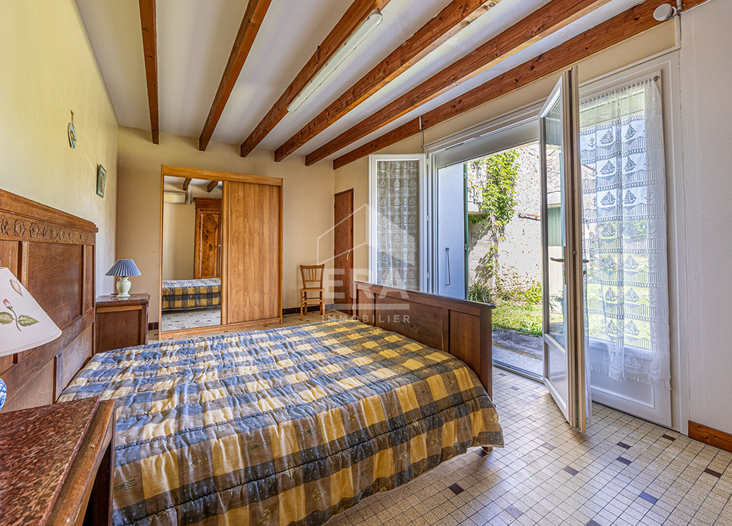 Photo ETAULES - Maison ancienne à rénover - Vaste terrain constructible, coeur de ville image 6/6