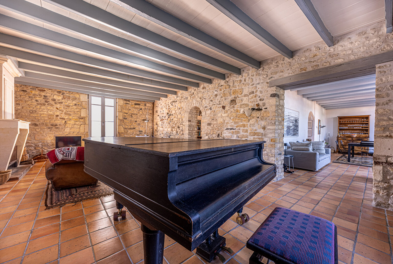 Maison de Charme à Mornac-sur-Seudre - Un Écrin de Sérénité