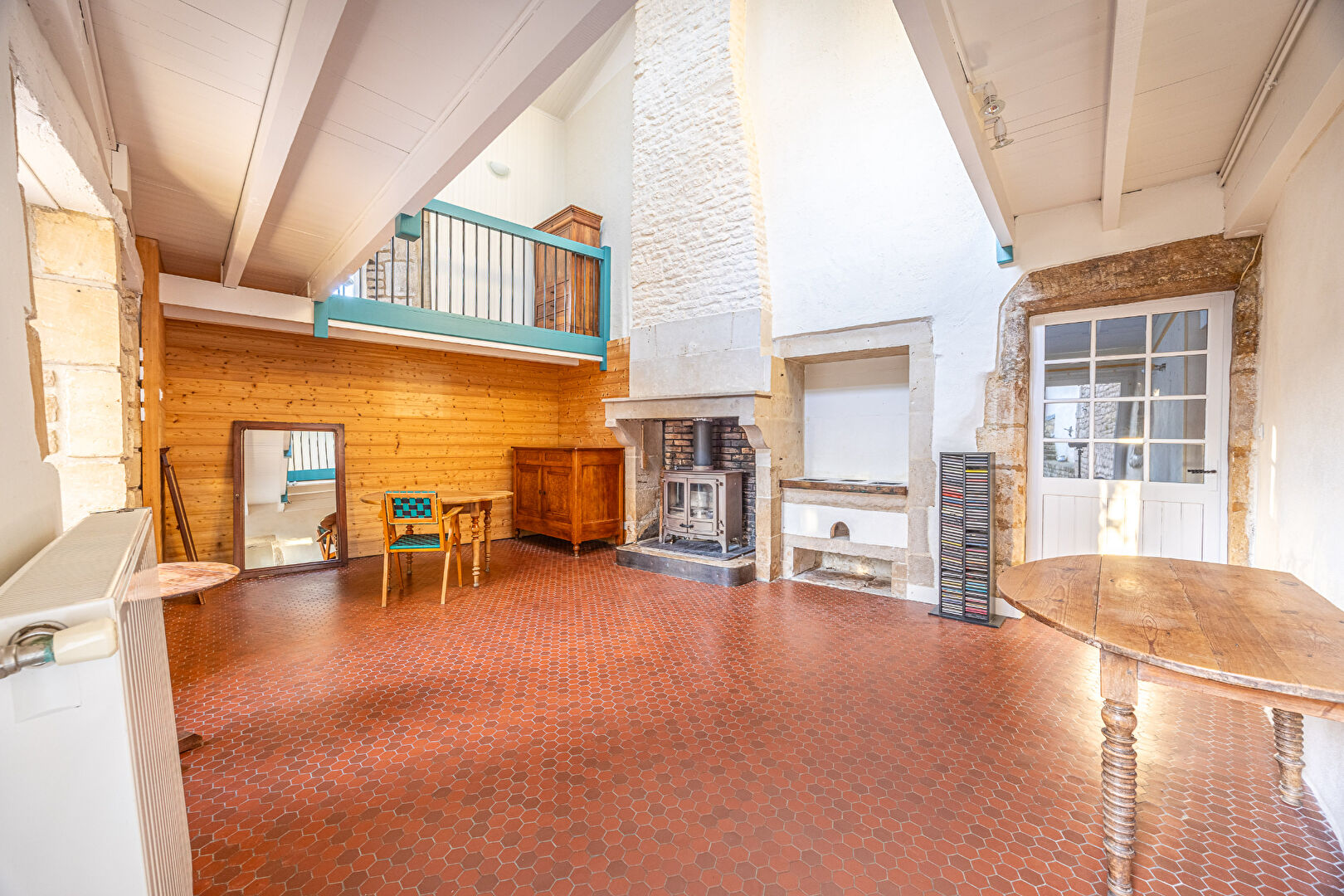 Maison de caractère + annexe à fort potentiel à Echiré