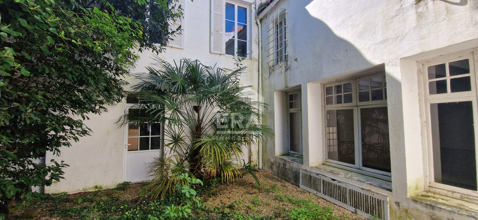 Photo Maison de caractère - 11 pièces - CENTRE VILLE image 1/6