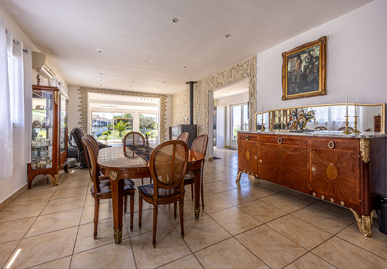 Photo Maison familiale à Saint-Georges-de-Didonne 165 m² habitables sur 790 m² de terrain image 4/6