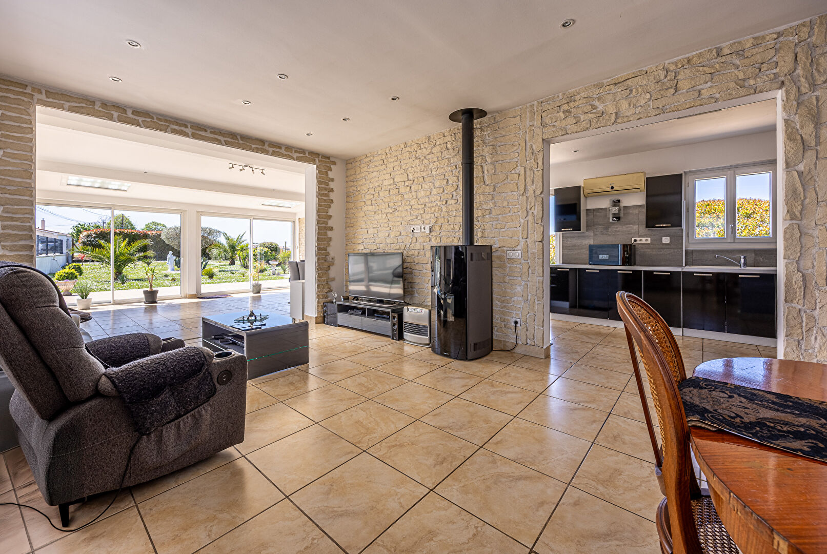 Photo Maison familiale à Saint-Georges-de-Didonne 165 m² habitables sur 790 m² de terrain image 5/6