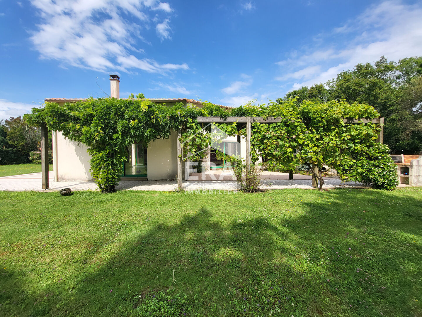 Photo GRANDE MAISON ATYPIQUE - SECTEUR CALME ET VERDOYANT image 4/6