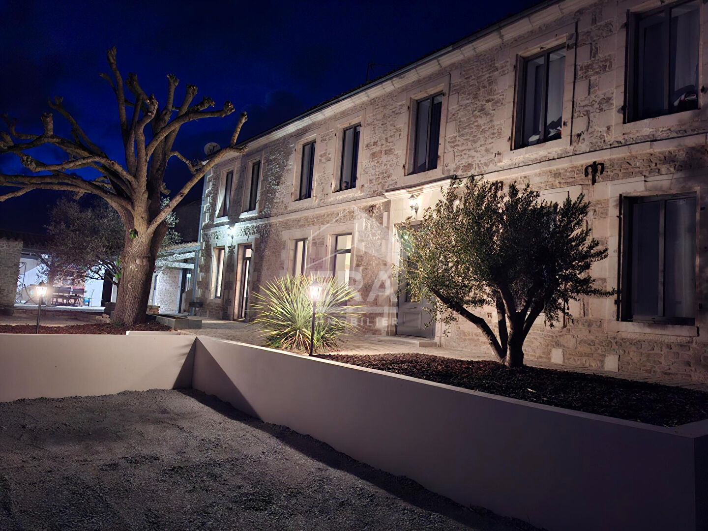 Maison de Prestige à Villedoux - 7 pièces, 295 m²