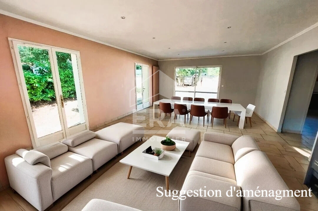 Photo MAISON DE PLAIN-PIED - ENVIRONNEMENT calme et arboré - avec en BONUS une DEPENDANCE à aménager image 2/6