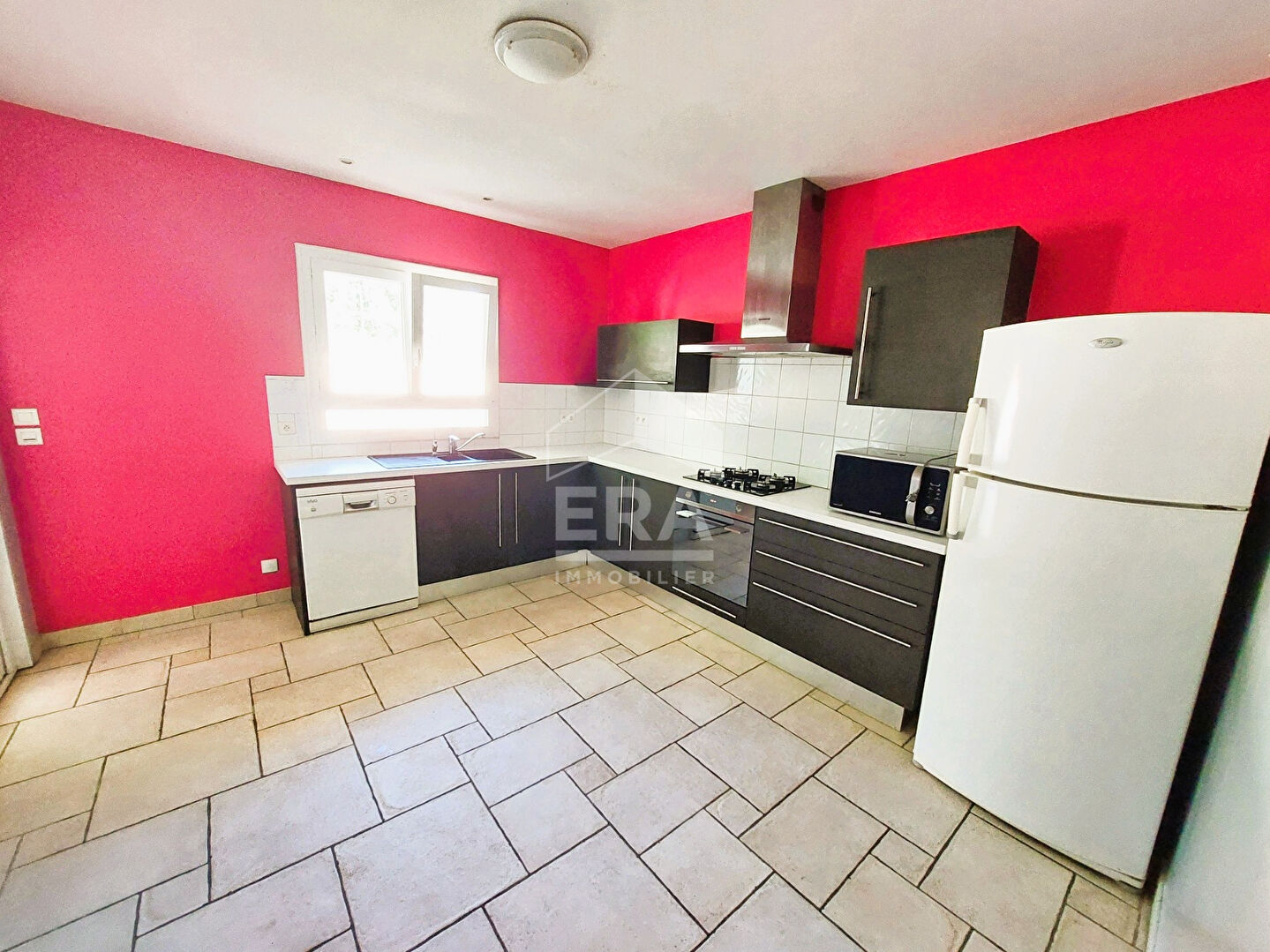 Photo MAISON DE PLAIN-PIED - ENVIRONNEMENT calme et arboré - avec en BONUS une DEPENDANCE à aménager image 4/6