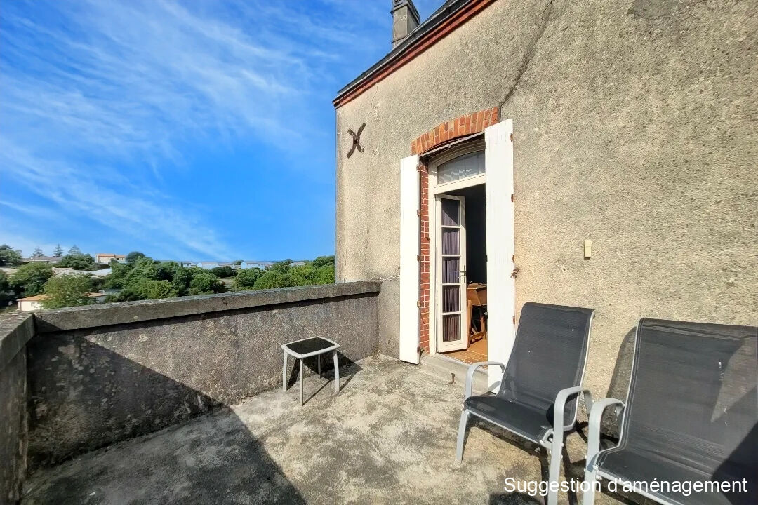 Photo Opportunité d'Investissement à Pouzauges : Immeuble de Rapport de Caractère image 3/6