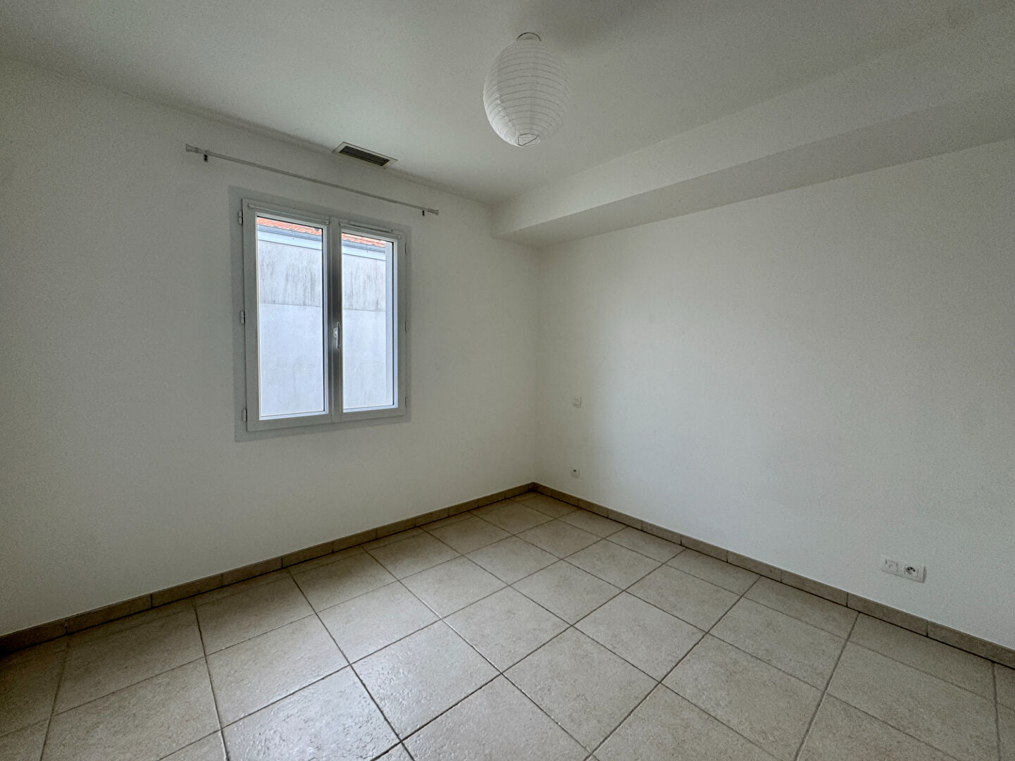 Photo Maison de plain-pied, 4 pièces à louer - LES MATHES image 6/6