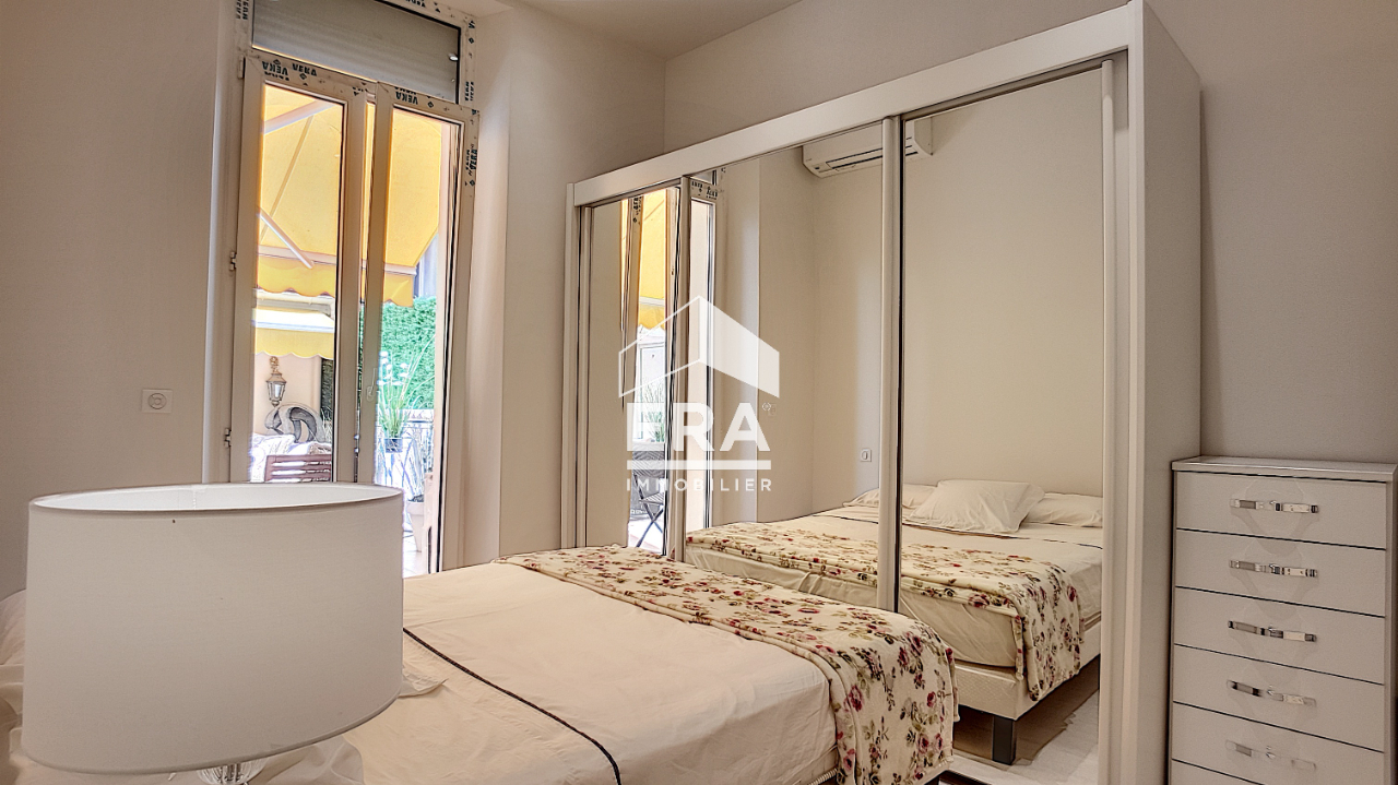 Photo A SAISIR! VENTE APPARTEMENT 2 PIECES AVEC TERRASSE PROFONDE - CANNES BANANE image 3/4