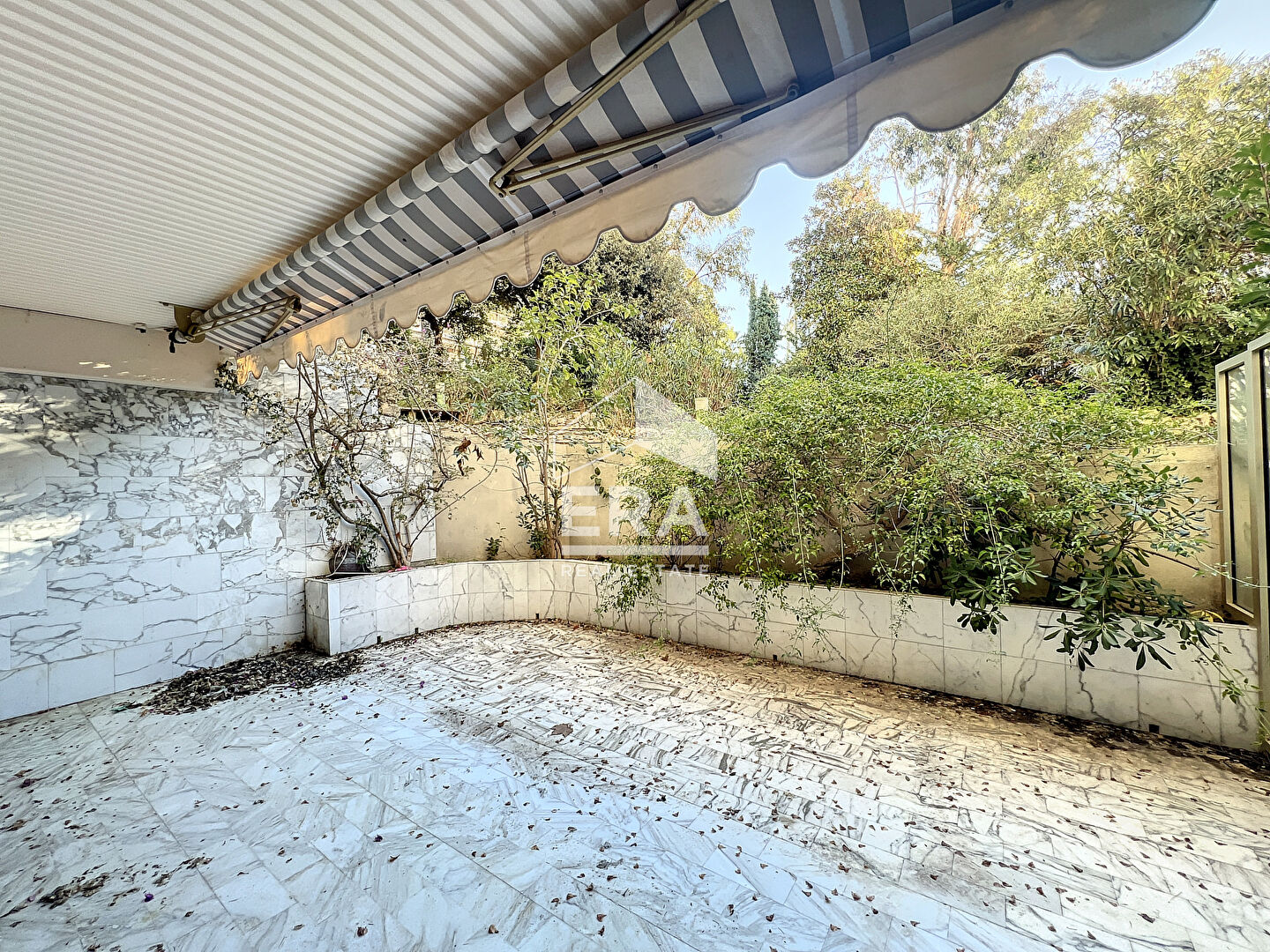 CANNES BASSE CALIFORNIE 2 PIECES 71M² A RENOVER