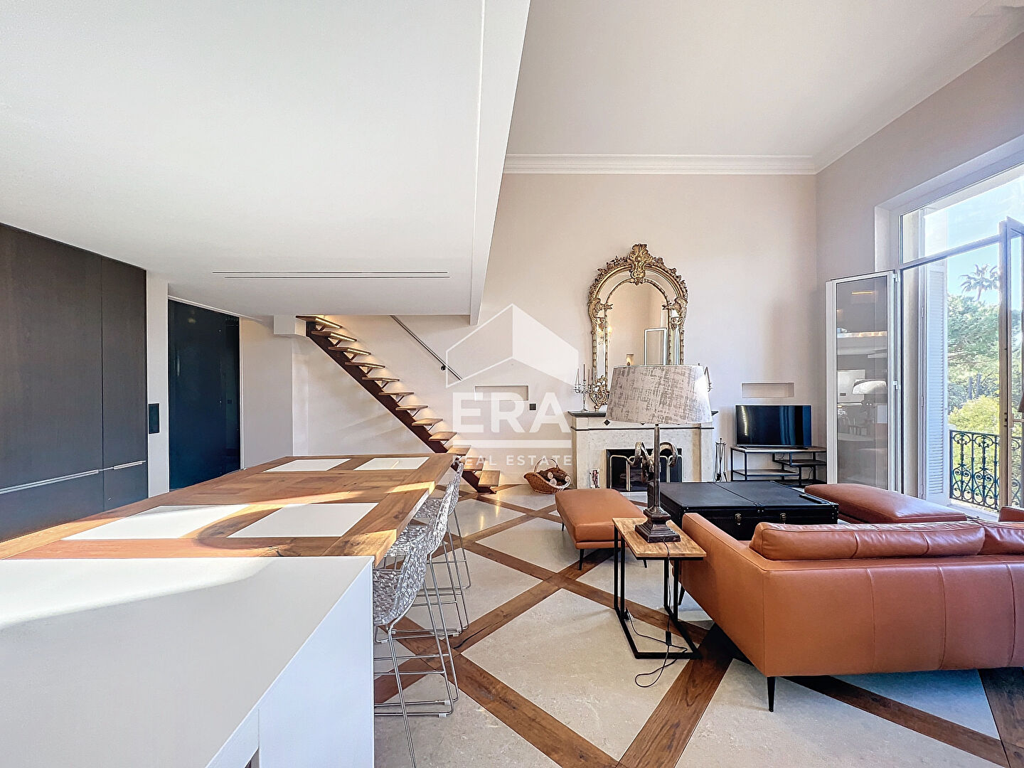 CANNES BASSE CALIFORNIE - MAGNIFIQUE APPARTEMENT BOURGEOIS DE 150M2