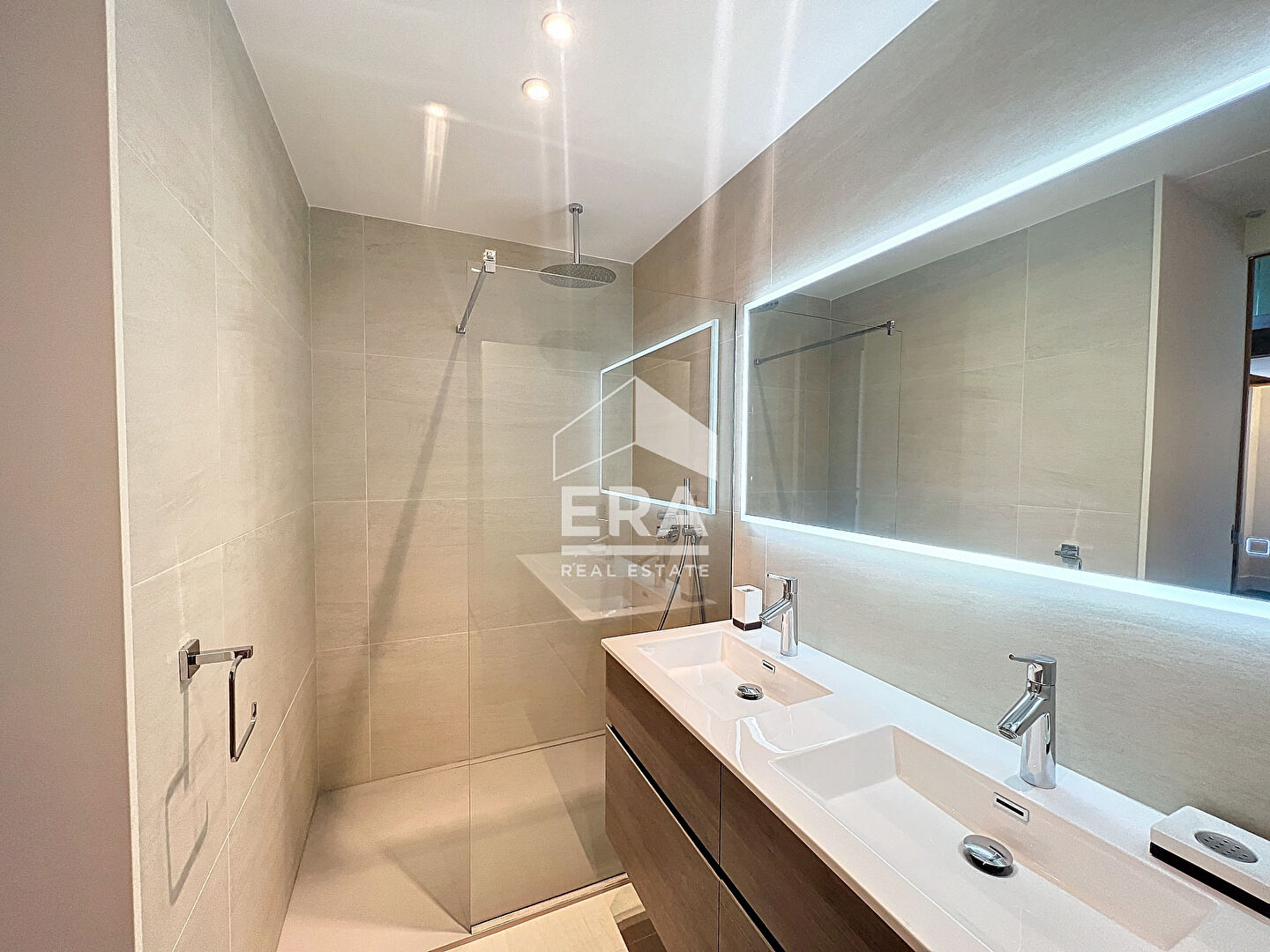 Photo CANNES BASSE CALIFORNIE - MAGNIFIQUE APPARTEMENT BOURGEOIS DE 150M2 image 4/6