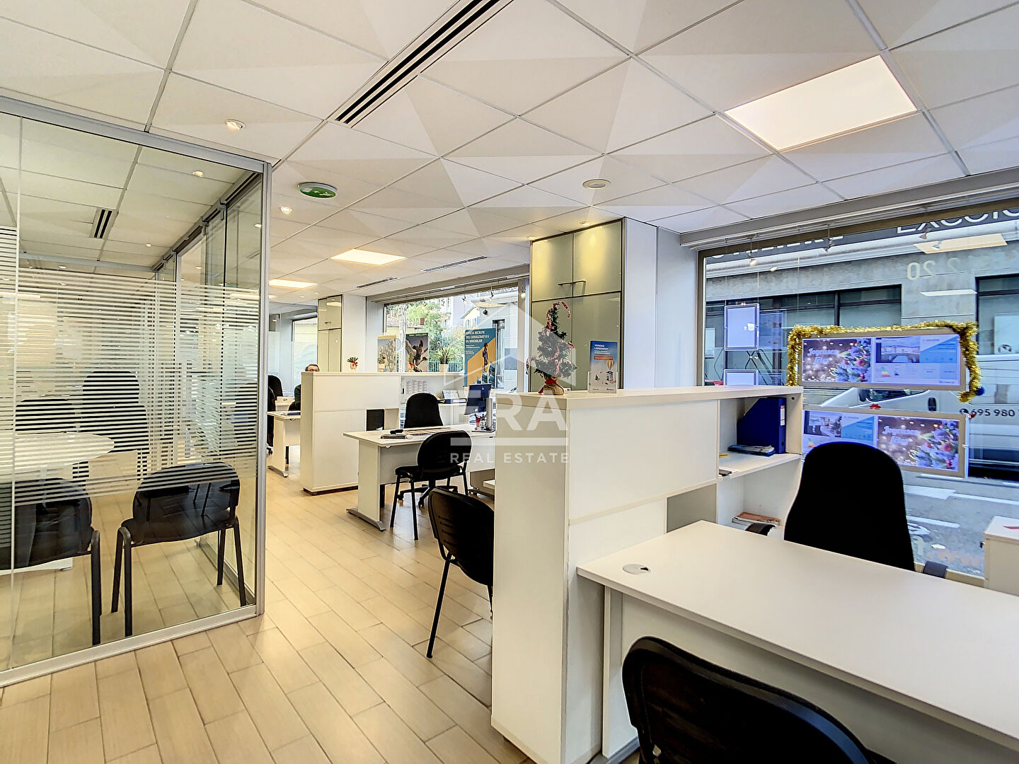 Photo MURS COMMERCIAUX LIBRES CANNES 112m2 image 2/5