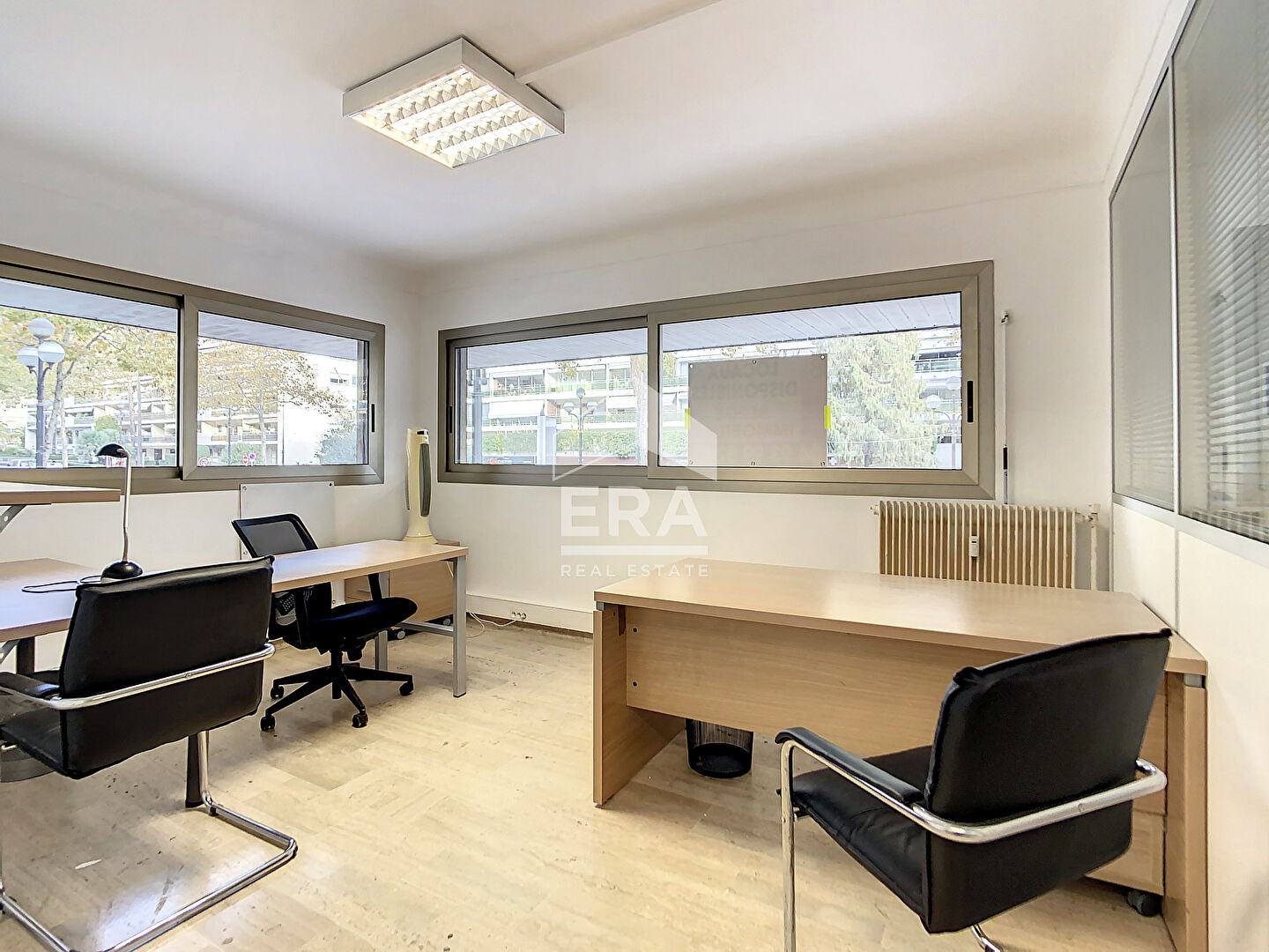 Photo CANNES CARNOT MURS BUREAUX 5 pièce(s) 78 m2 image 1/6