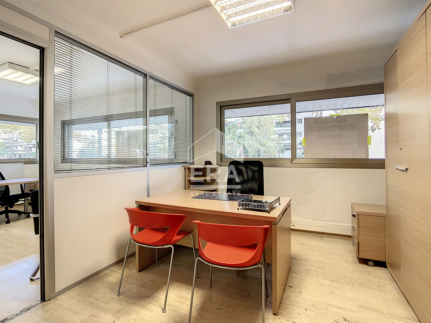 Photo CANNES CARNOT MURS BUREAUX 5 pièce(s) 78 m2 image 2/6