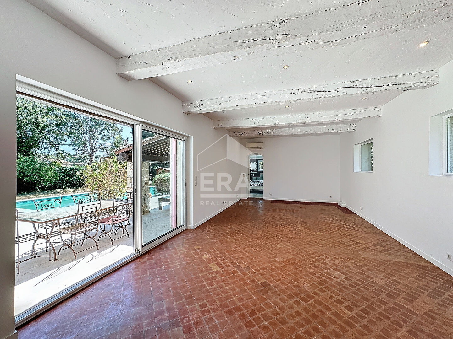 Photo EXCLUSIVITE - VENCE - CHARMANT MAS 200 M² PISCINE TERRAIN 1451 M² image 4/6