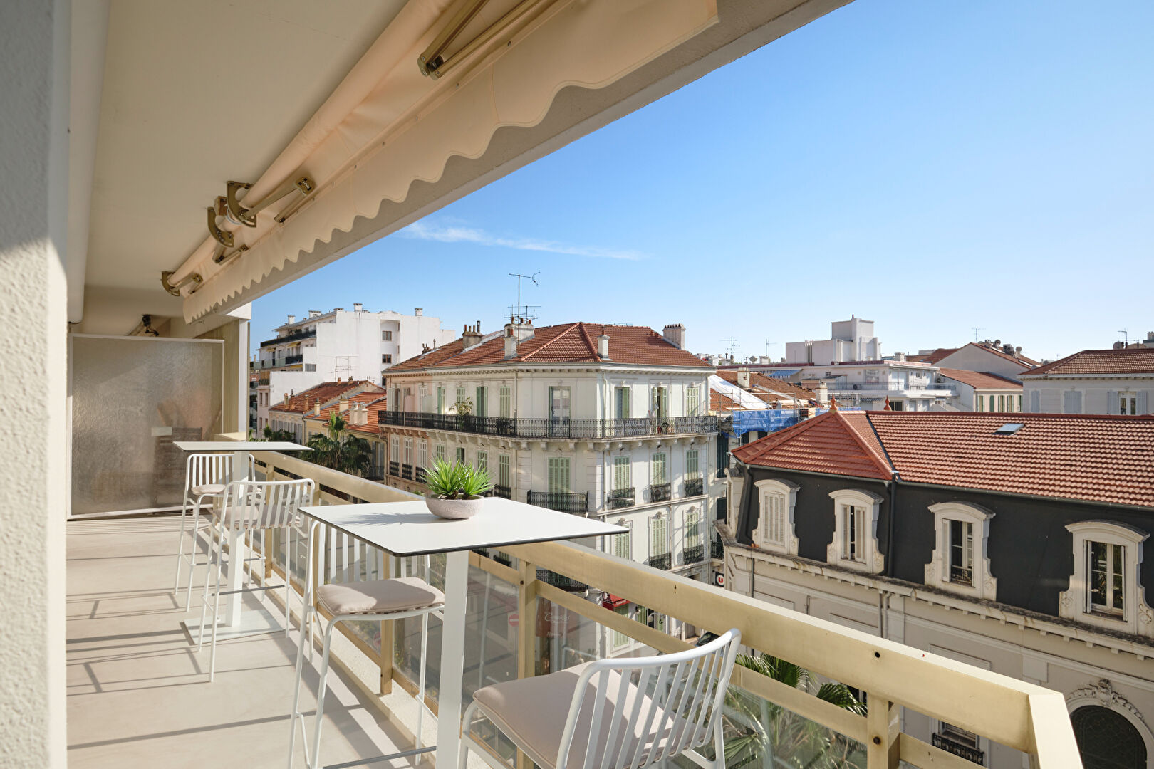 Photo A VENDRE CANNES BANANE APPARTEMENT 3P TERRASSES PARKING EN SUS image 2/6