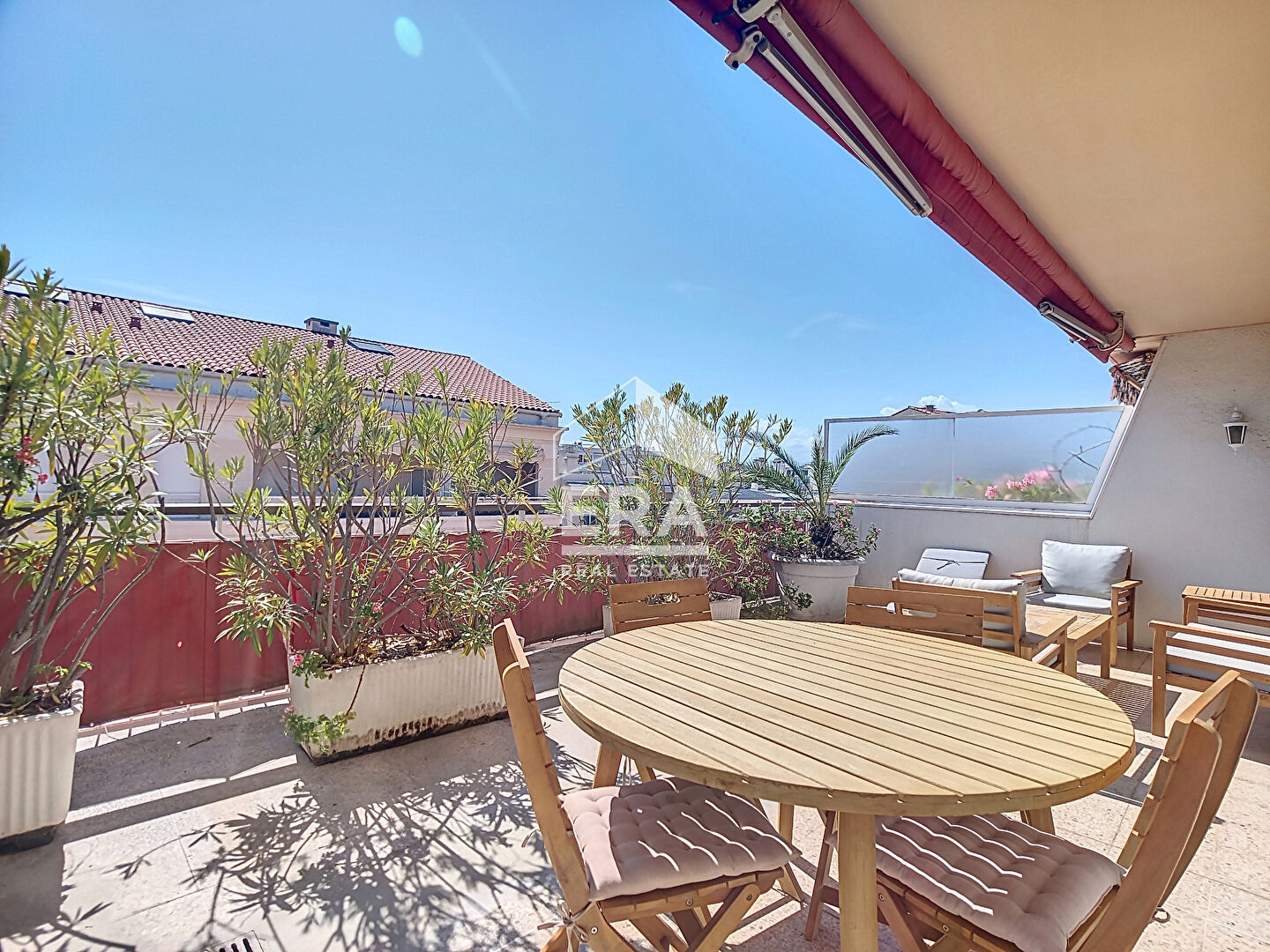 VENTE APPARTEMENT DERNIER ETAGE 3 PIECES  CANNES - PALM BEACH