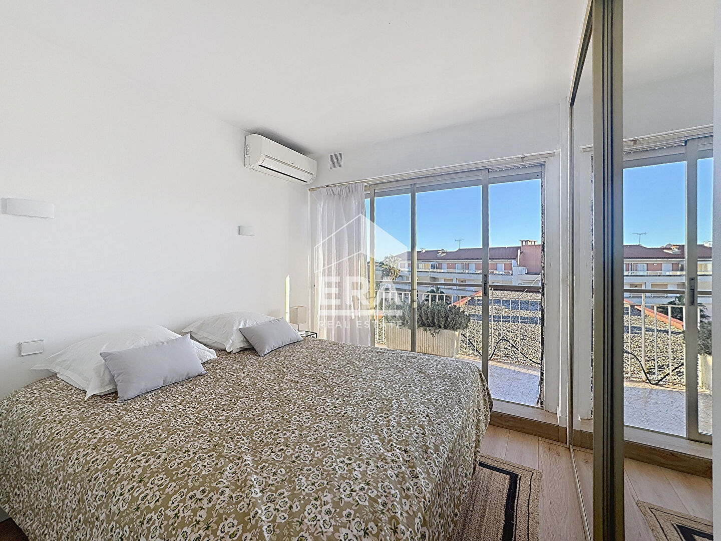 Photo VENTE APPARTEMENT DERNIER ETAGE 3 PIECES  CANNES - PALM BEACH image 3/5