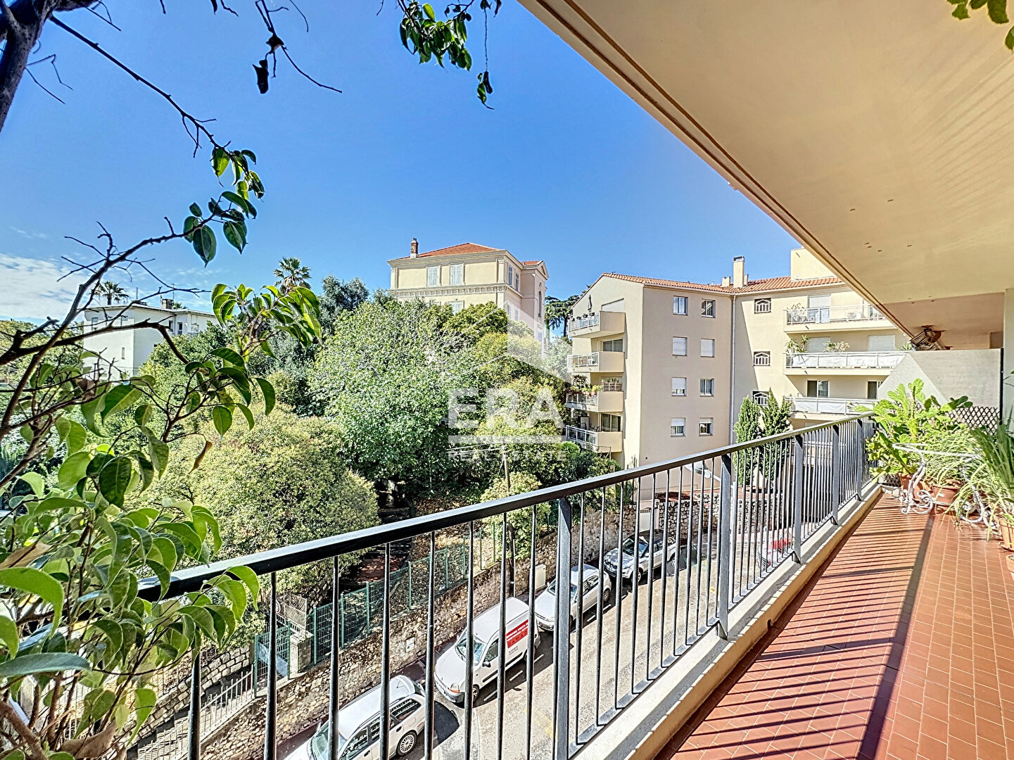 A VENDRE GRAND 2P AVEC TERRASSE PLEIN SUD - CANNES QUARTIER ANGLAIS
