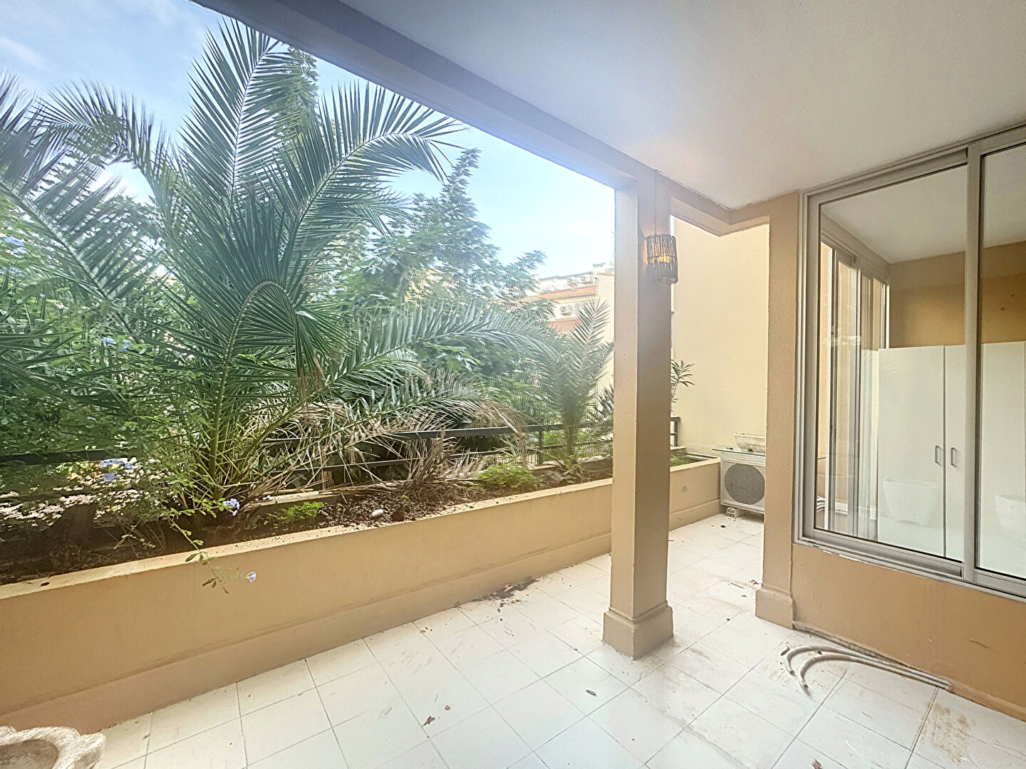 Photo CANNES BANANE PLEIN CENTRE 2 PIECES GRANDE TERRASSE de 14m² image 1/5