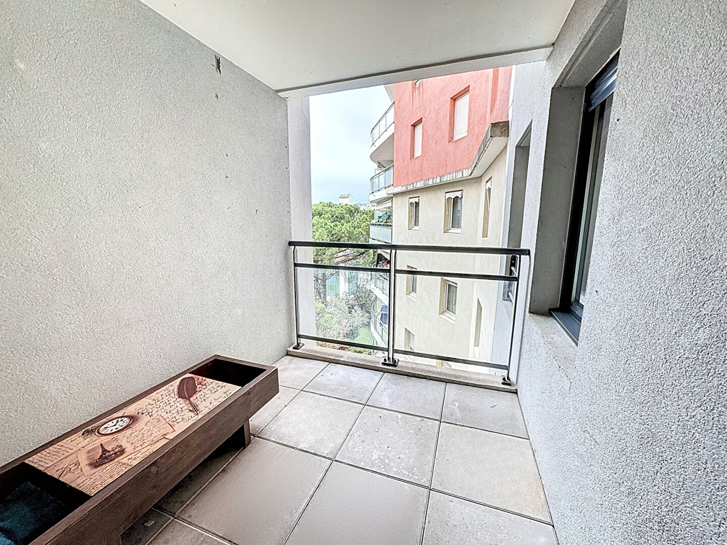 Photo Appartement Cannes 2 pièce(s) 41.7 m2 MONTFLEURY TERRASSE PARKING image 2/5