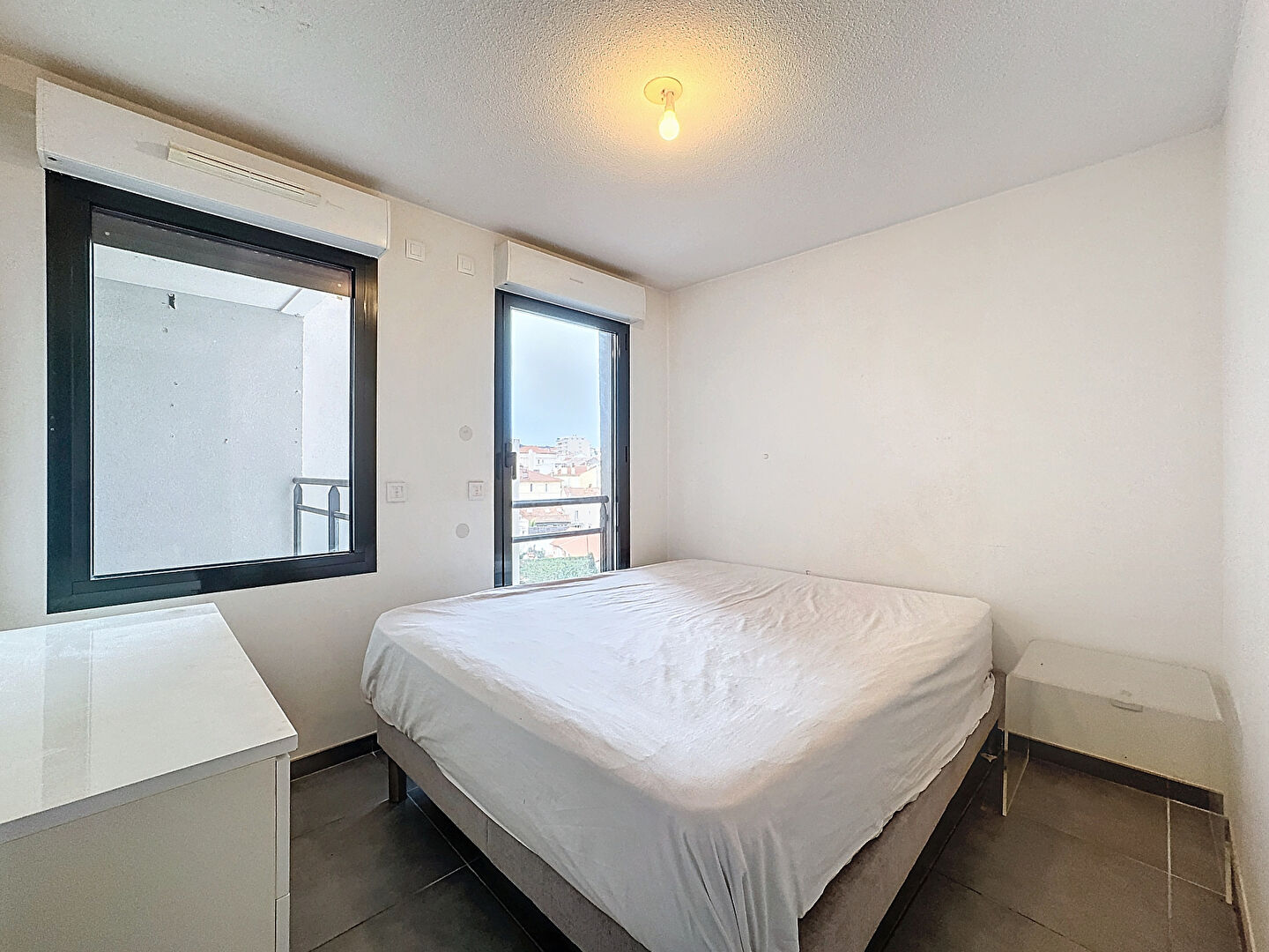 Photo Appartement Cannes 2 pièce(s) 41.7 m2 MONTFLEURY TERRASSE PARKING image 4/5