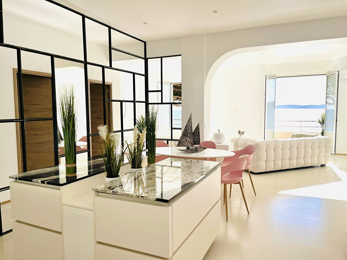 Photo APPARTEMENT 4P D'EXCEPTION 135 M²  STE MAXIME - VUE MER - TERRASSE - DOUBLE BOX image 2/6