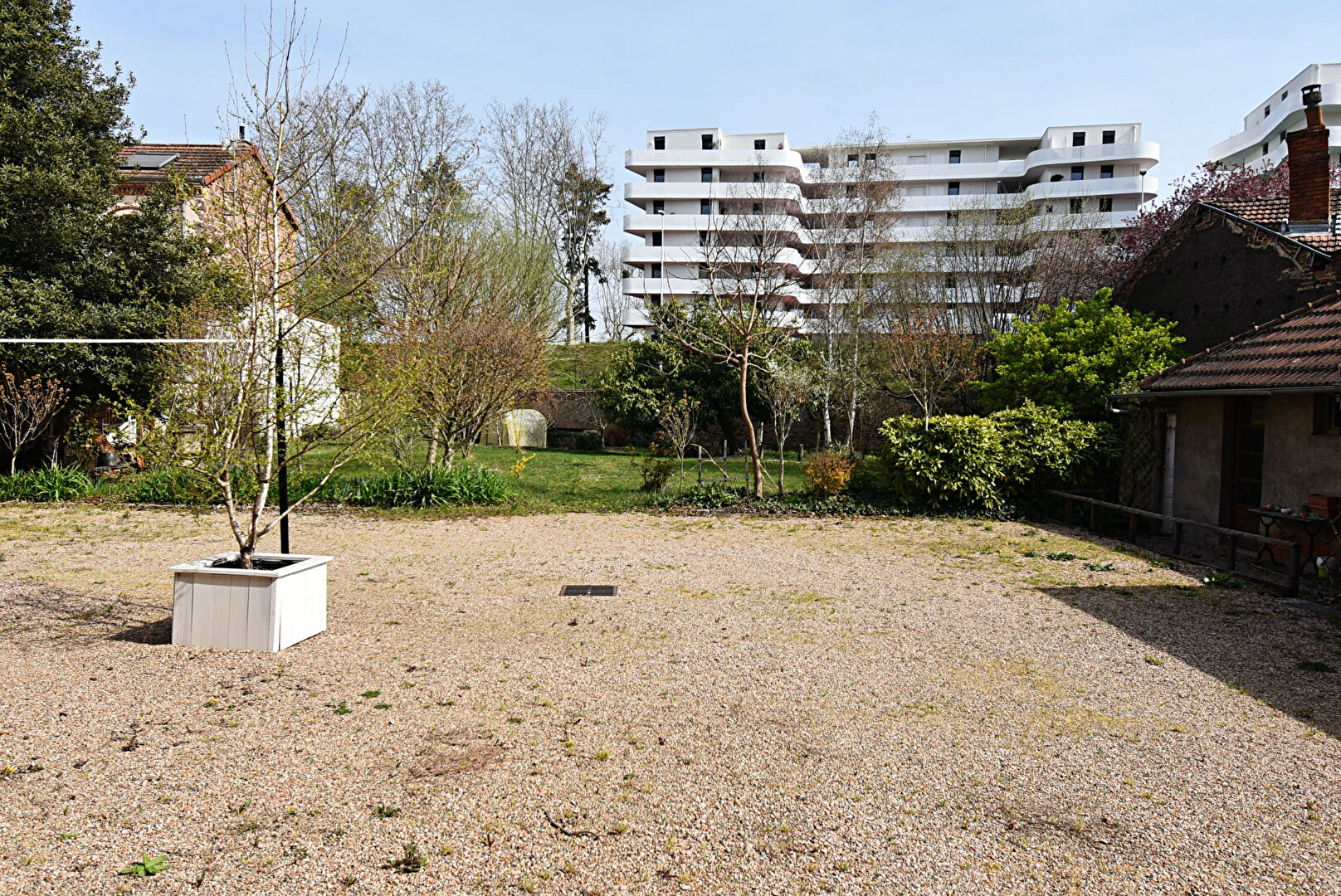 Photo Terrain constructible à vendre à Roanne 913 m2 image 1/5