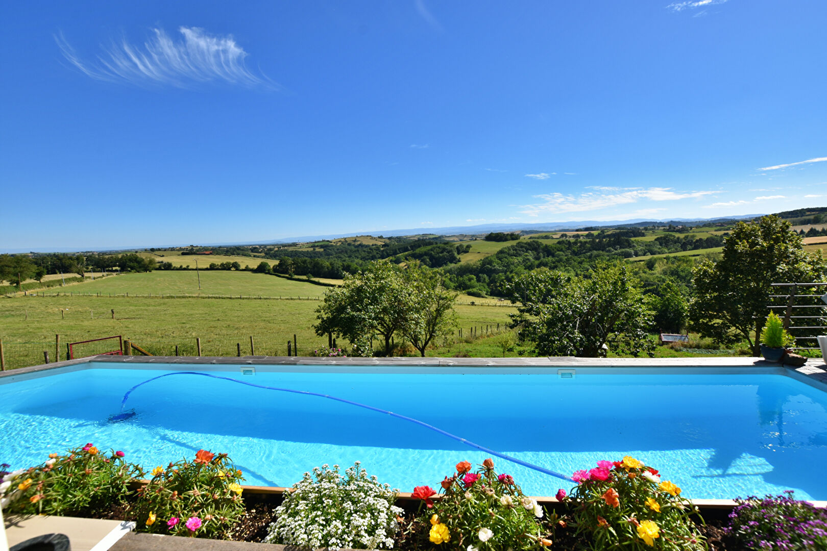 Corps de ferme à vendre à Saint Priest La Roche
