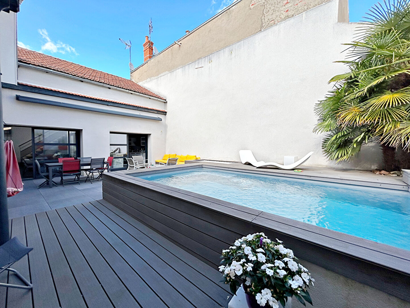 Magnifique Loft à Vendre Roanne 5 pièce(s) 206 m² + piscine