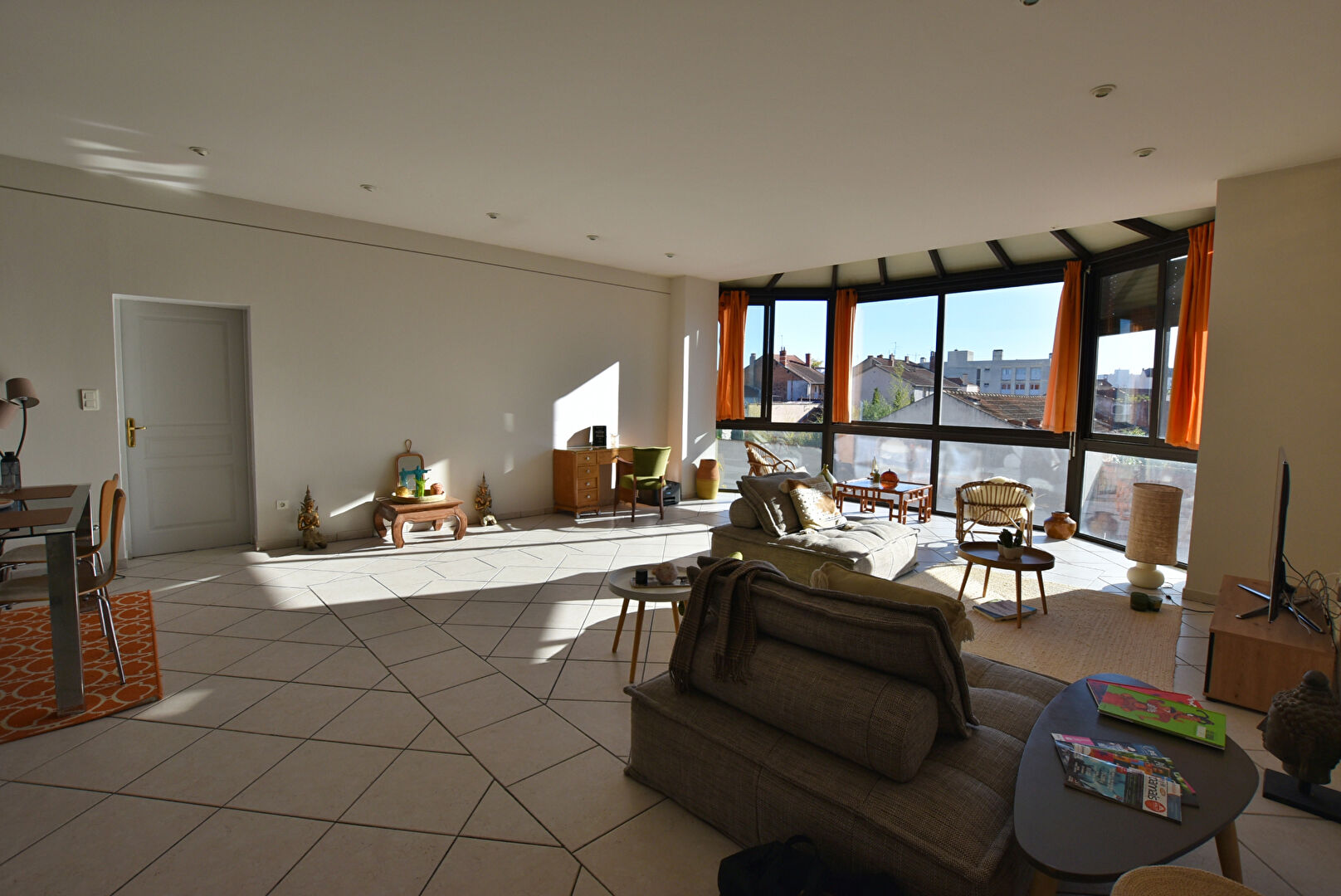 Photo Appartement à vendre à Roanne 5 pièces 141.20 m2 image 2/6