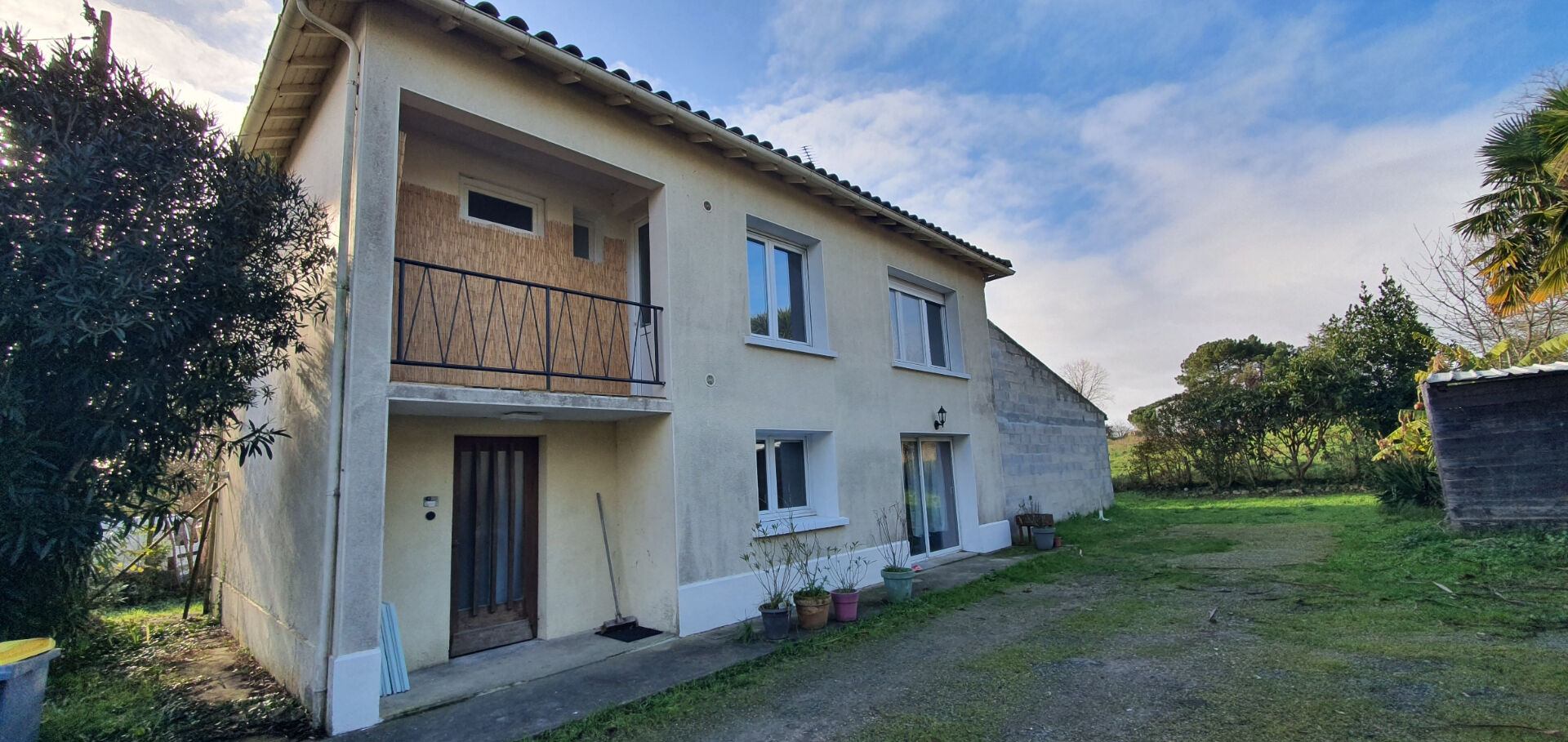 Photo MAISON ETAGE 4 CHAMBRES JARDIN ARBORE ET CLOTURE image 1/6