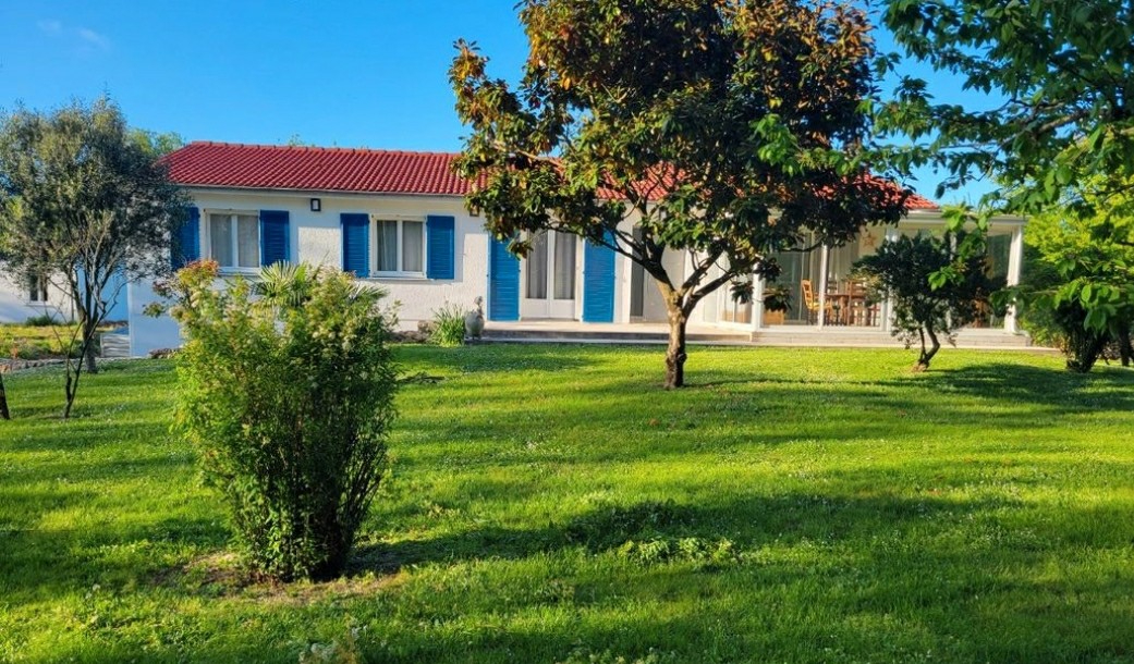 Maison  5 pièce(s) 155 m2 sur parc arboré de 2906 m2