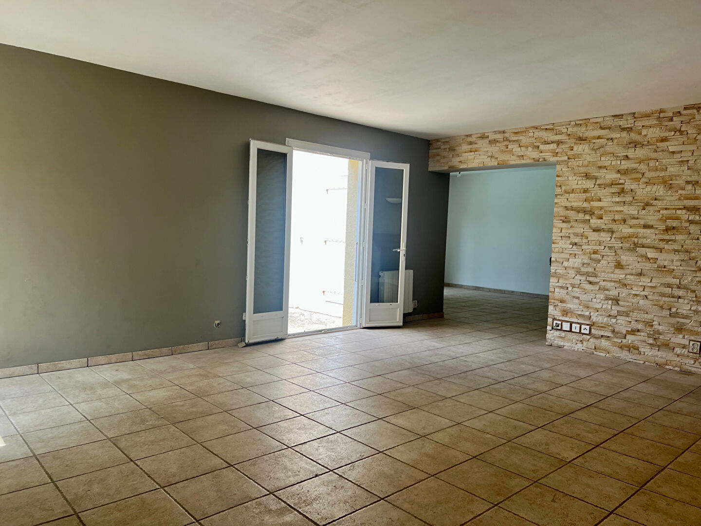 Photo Maison Echillais 7 pièce(s) 178 m2 image 6/6