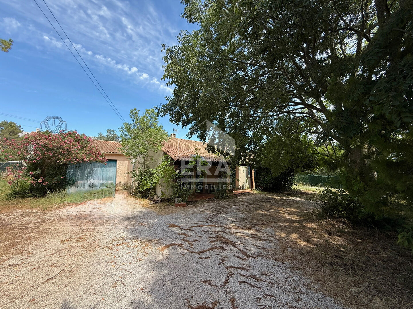 A VENDRE 13790 ROUSSET MAISON PLAIN PIED 90 M² SUR 1253M² DE TERRAIN et GARAGE