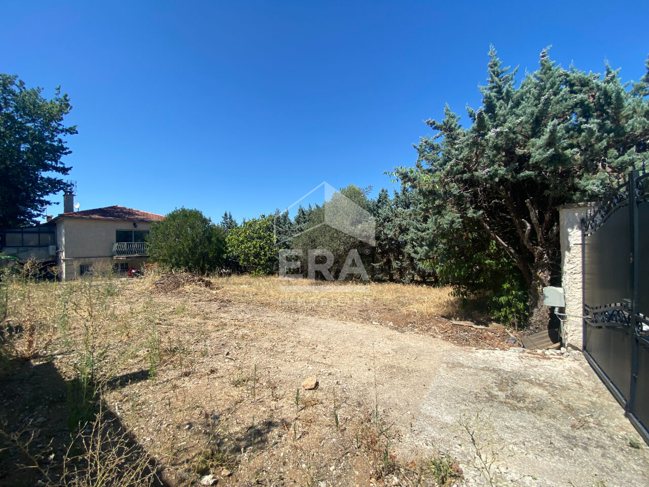 Photo A VENDRE 13530 TRETS TERRAIN CONSTRUCTIBLE DE 325M² PROXIMITE DU CENTRE VILLE image 3/4