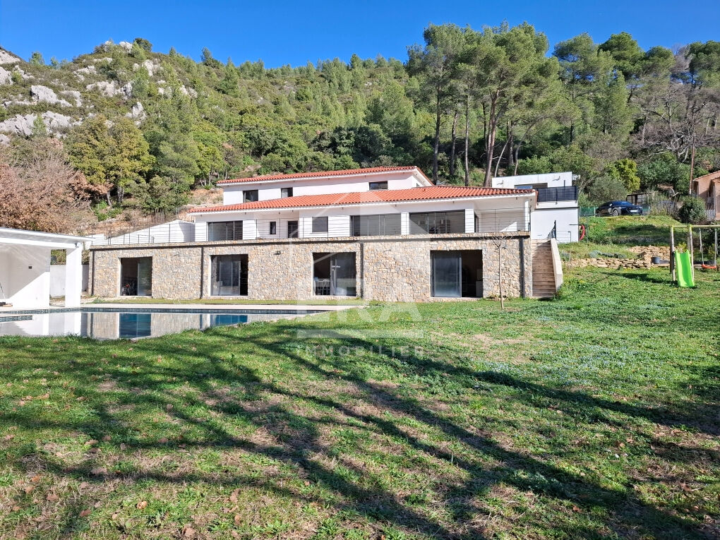 Photo A VENDRE 13420 GEMENOS MAISON D ARCHITECTE TYPE 6 DE 300M² SUR 12620M² DE TERRAIN PISCINE GARAGE TERRASSE image 1/6