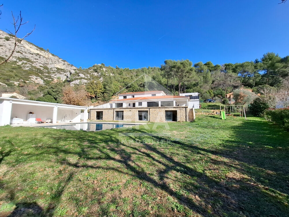 Photo A VENDRE 13420 GEMENOS MAISON D ARCHITECTE TYPE 6 DE 300M² SUR 12620M² DE TERRAIN PISCINE GARAGE TERRASSE image 2/6
